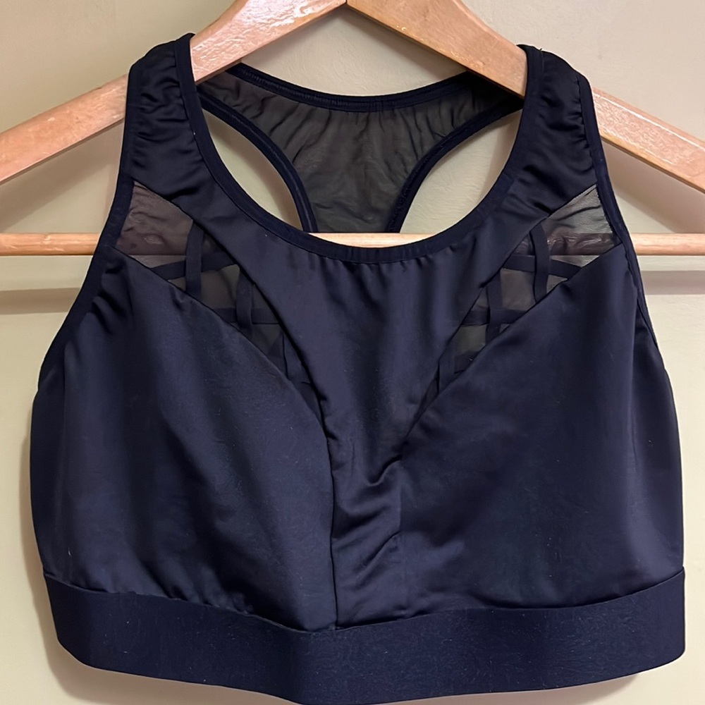 VICTORIA SPORT Sports Bra - Small